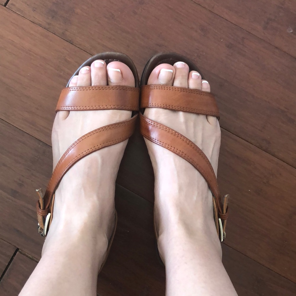Brown sandals - Picture 2 of 4